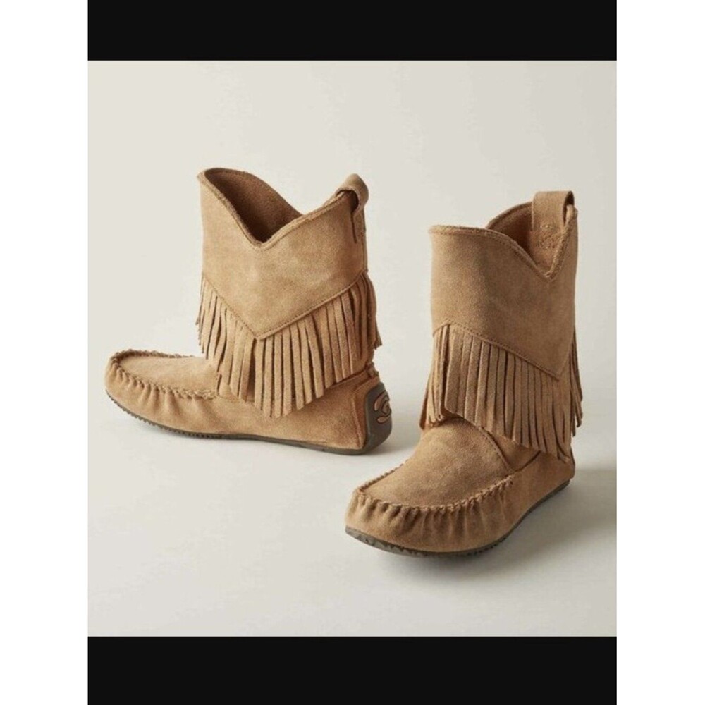 Manitobah Mukluks Okotoks Suede Boots Size 8